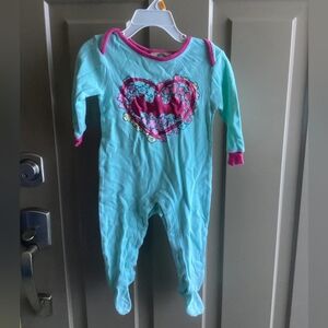 💜3/$15 5/$20 7/$25💜Girls Sz 12 Months Onesie